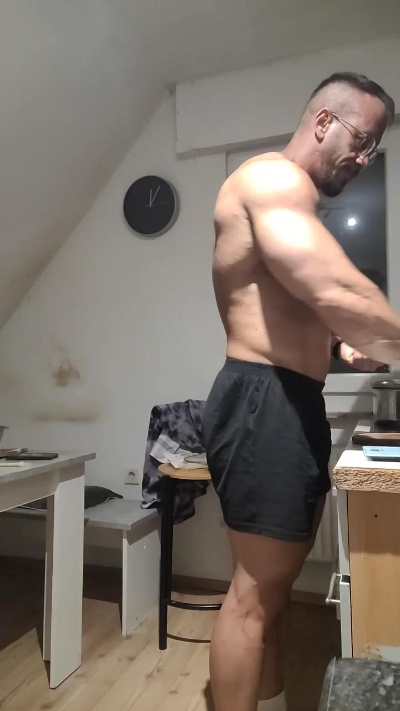 yumyum18 live cam on Cam4