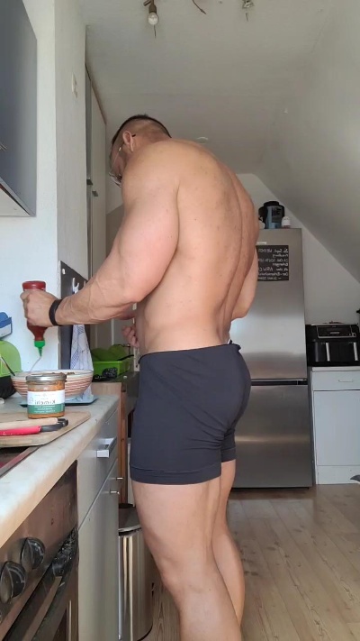 yumyum18 live cam on Cam4