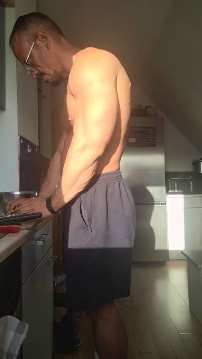yumyum18 live cam on Cam4