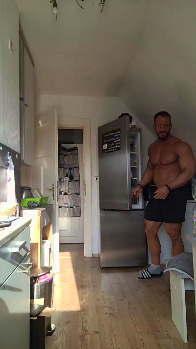 yumyum18 live cam on Cam4