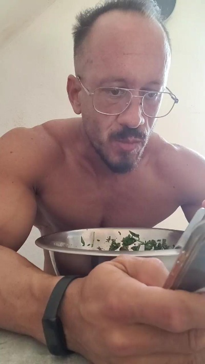 yumyum18 live cam on Cam4