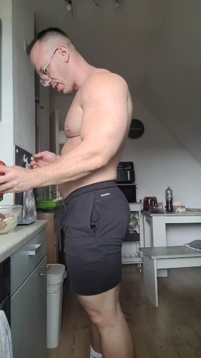 yumyum18 live cam on Cam4