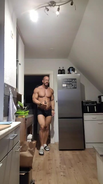 yumyum18 live cam on Cam4