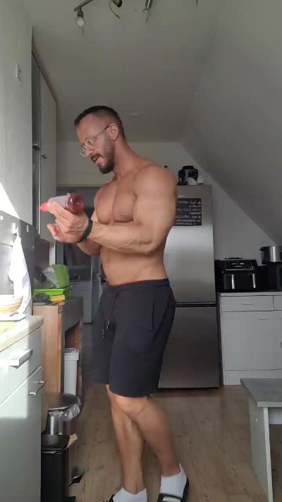 yumyum18 live cam on Cam4