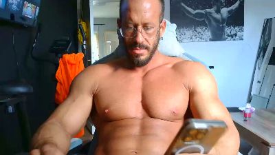 yumyum18 live cam on Cam4