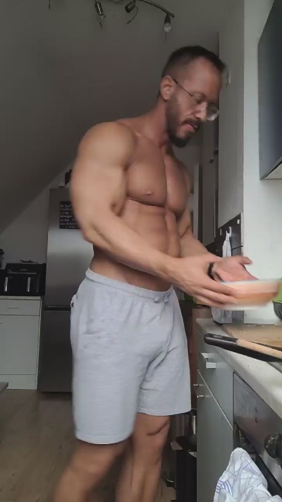yumyum18 live cam on Cam4