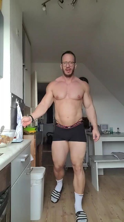 yumyum18 live cam on Cam4