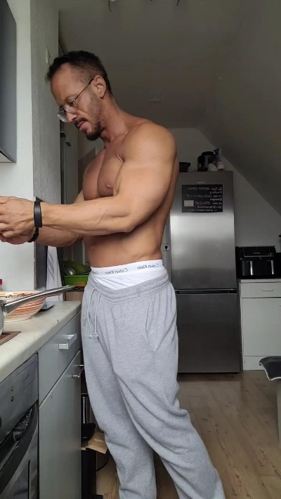 yumyum18 live cam on Cam4