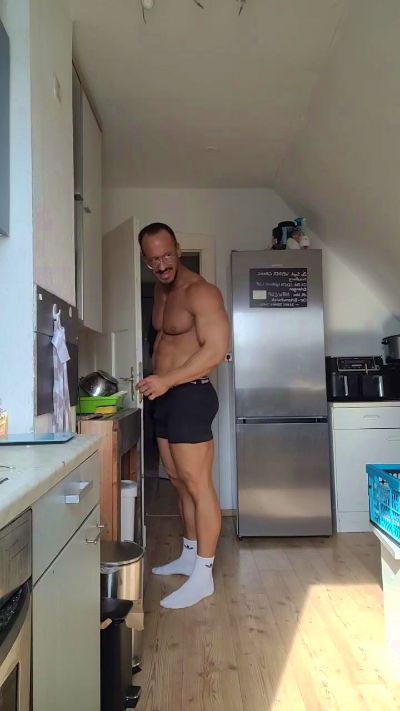 yumyum18 live cam on Cam4