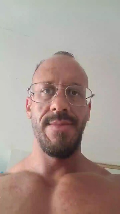 yumyum18 live cam on Cam4