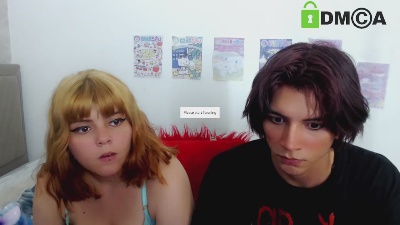 yuno_n_mello live cam on Cam4