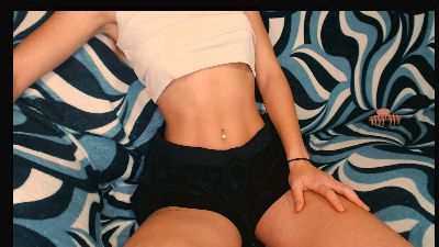 yzzasuave live cam on Cam4