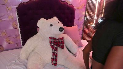 zafiroacalia live cam on Cam4