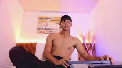 zander_20 live cam on Cam4