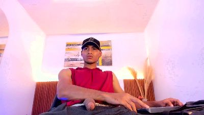 zander_20 live cam on Cam4