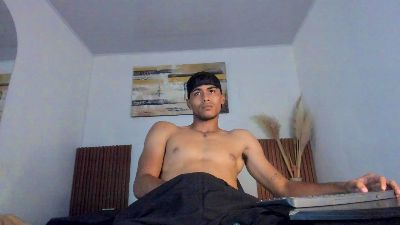 zander_20 live cam on Cam4