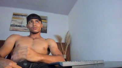 zander_20 live cam on Cam4