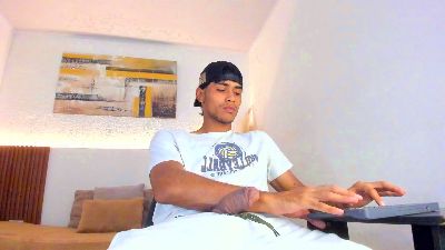 zander_20 live cam on Cam4