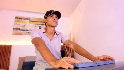 zander_20 live cam on Cam4