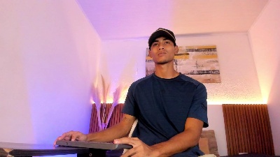 zander_20 live cam on Cam4