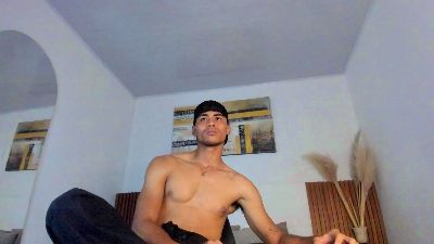 zander_20 live cam on Cam4