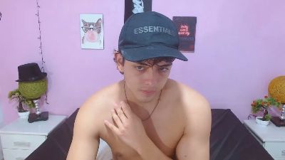 zayne_lyon live cam on Cam4