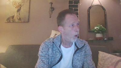 zeigesmir live cam on Cam4