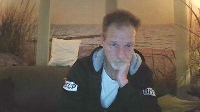 zeigesmir live cam on Cam4
