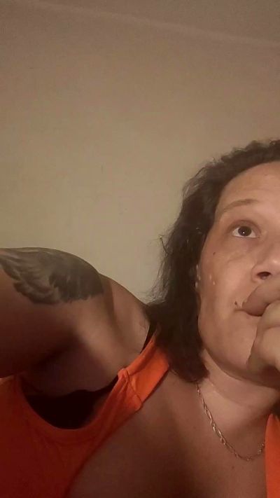 zeousse24 live cam on Cam4