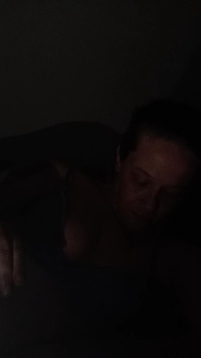 zeousse24 live cam on Cam4
