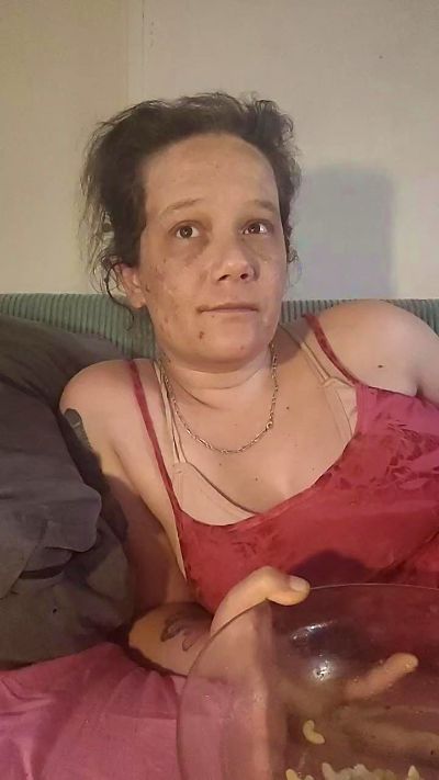 zeousse24 live cam on Cam4