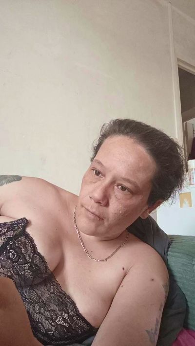 zeousse24 live cam on Cam4