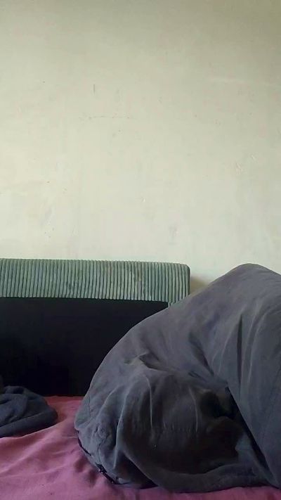 zeousse24 live cam on Cam4