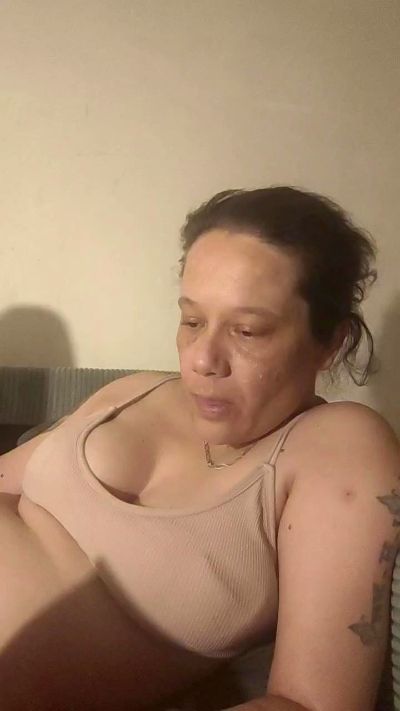 zeousse24 live cam on Cam4