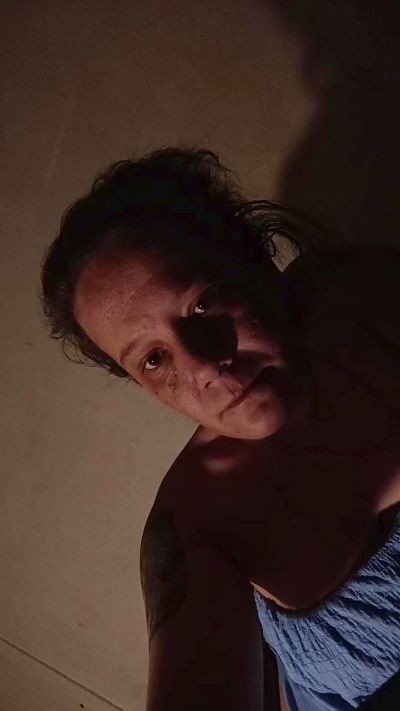 zeousse24 live cam on Cam4