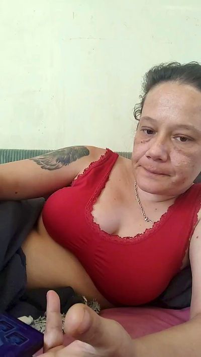 zeousse24 live cam on Cam4