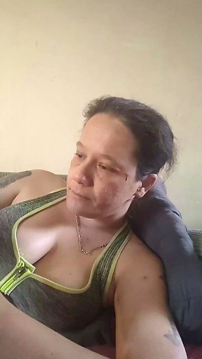 zeousse24 live cam on Cam4