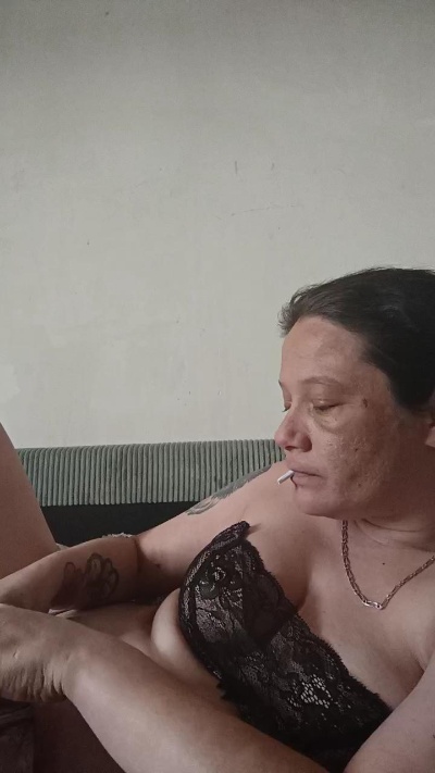 zeousse24 live cam on Cam4
