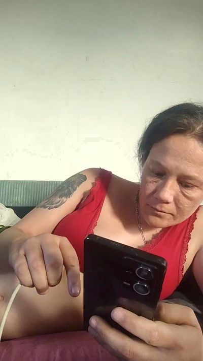 zeousse24 live cam on Cam4