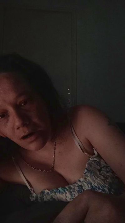 zeousse24 live cam on Cam4