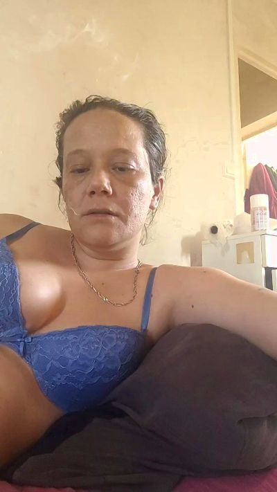 zeousse24 live cam on Cam4