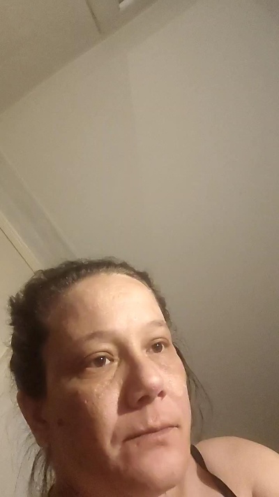 zeousse24 live cam on Cam4