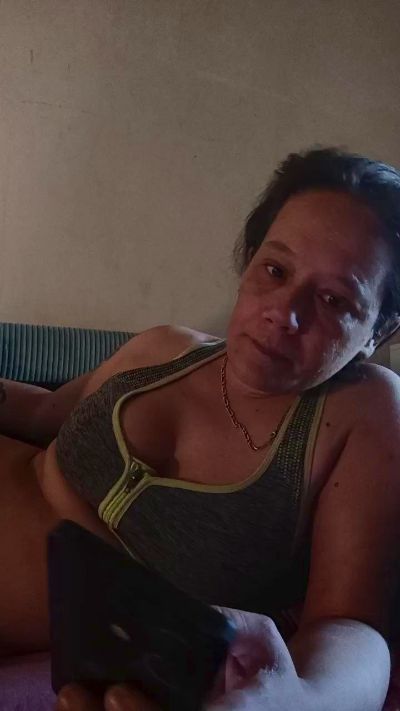 zeousse24 live cam on Cam4