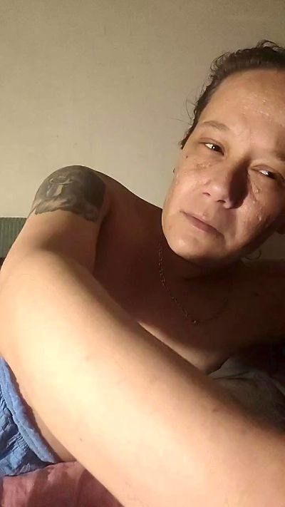 zeousse24 live cam on Cam4