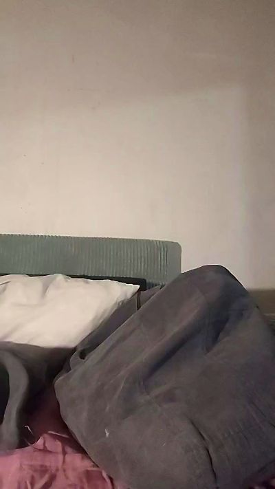zeousse24 live cam on Cam4