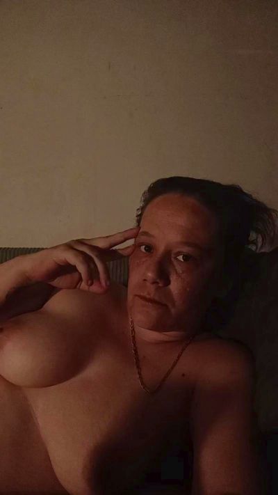zeousse24 live cam on Cam4
