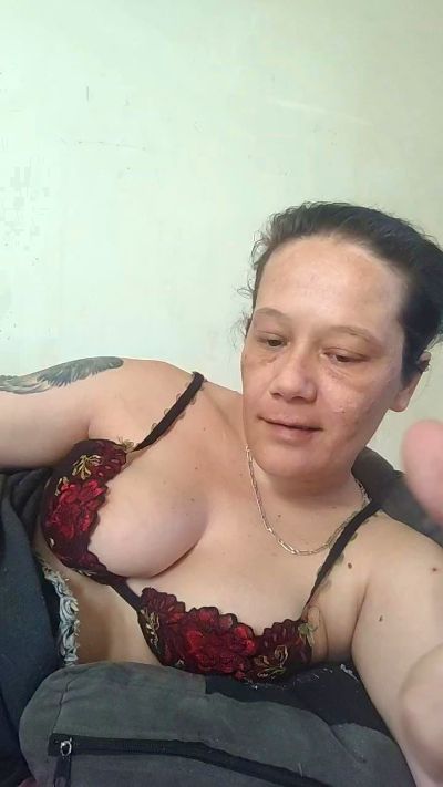 zeousse24 live cam on Cam4