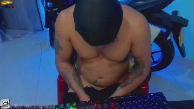 zeus_7777 live cam on Cam4
