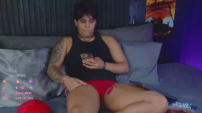 zhoestrong live cam on Cam4