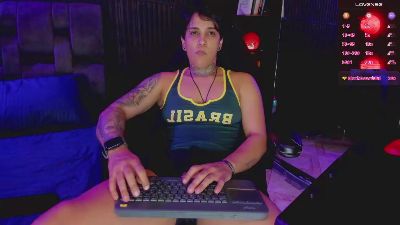 zhoestrong live cam on Cam4